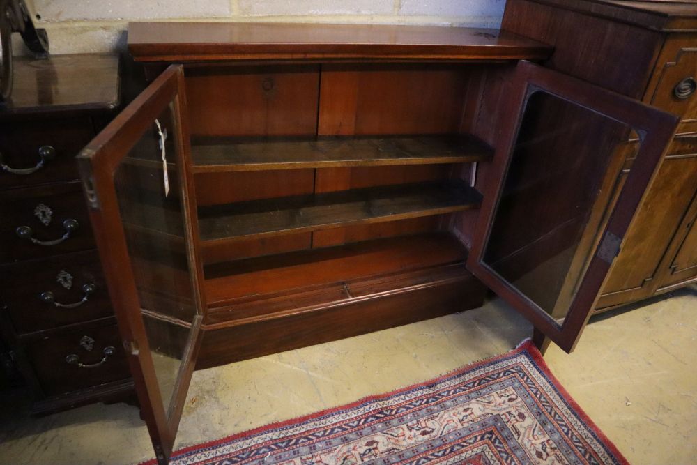 A Victorian mahogany bookcase, width 107cm, depth 25cm, height 92cm